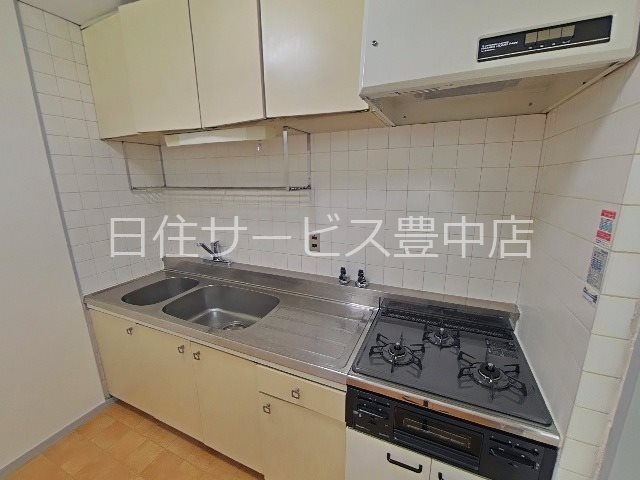 日興雲雀丘花屋敷ガーデンホームズ　Ｃ棟のキッチン