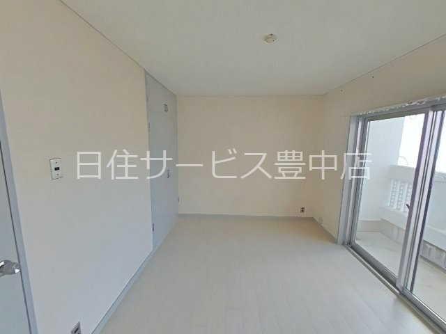 日興雲雀丘花屋敷ガーデンホームズ　Ｃ棟の寝室