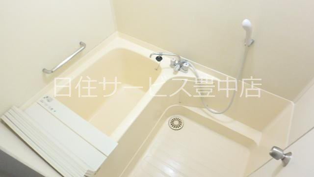 日興雲雀丘花屋敷ガーデンホームズ　Ｃ棟の浴室