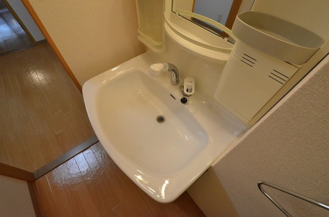 独立洗面化粧台付きでおすすめです！