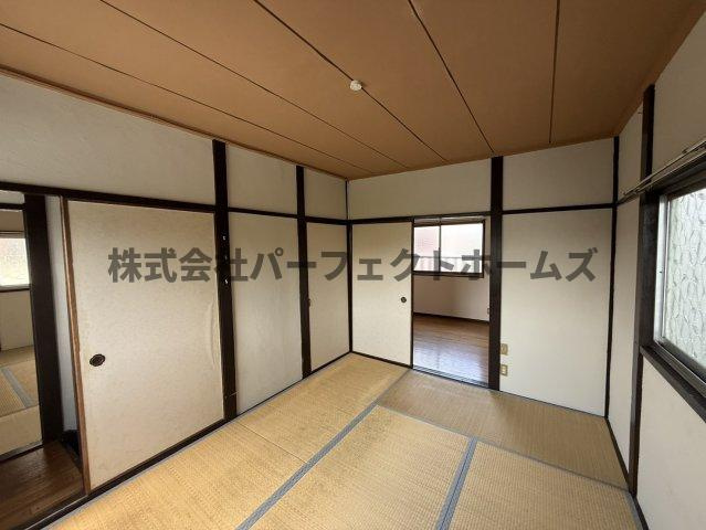 桜丘町戸建　賃貸の和室|日本らしい落ち着いた雰囲気の和室です