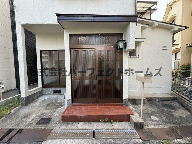 桜丘町戸建　賃貸のエントランス|エントランスです