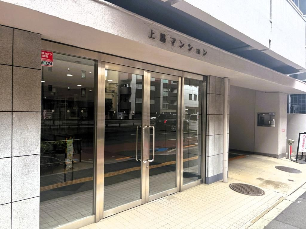 上馬マンションのエントランス