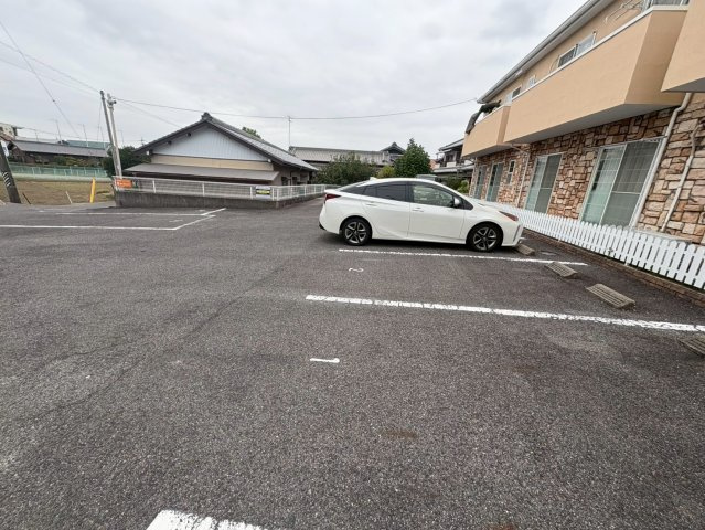 アンシャンテ．の駐車場