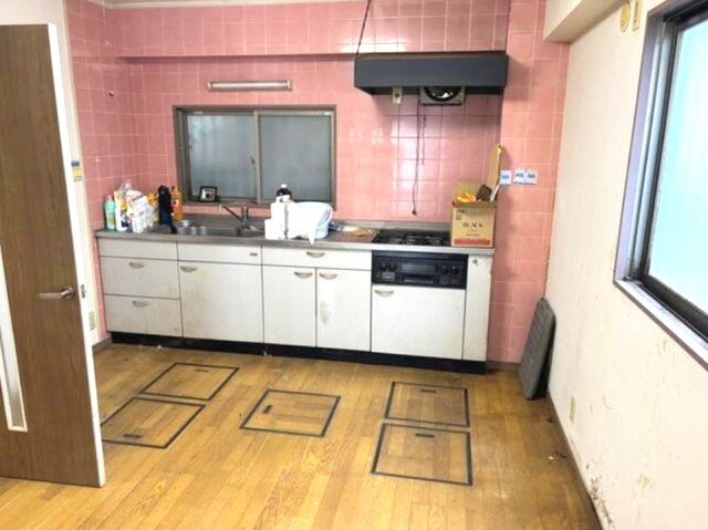 御影石町2丁目のキッチン|1階　キッチン　
3階　L字キッチンあり
