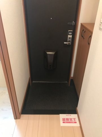 ハッピースタイルＡの玄関|明るい玄関です