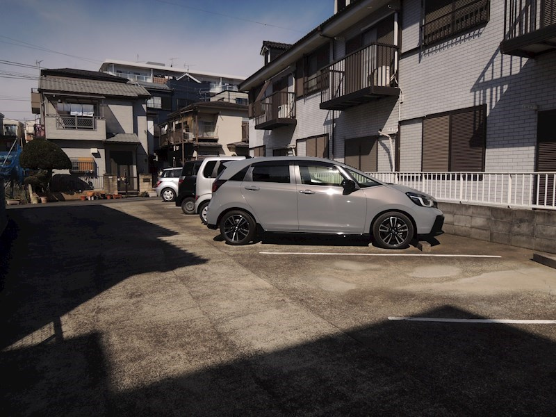 メゾンニューホープの駐車場