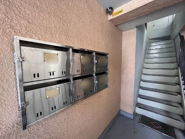 北区志茂３丁目の賃貸マンションのエントランス