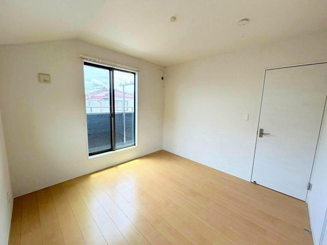 【洋室】 | アトムセレクト船橋市咲が丘４丁目中古戸建て | 2階東側　約6.1帖