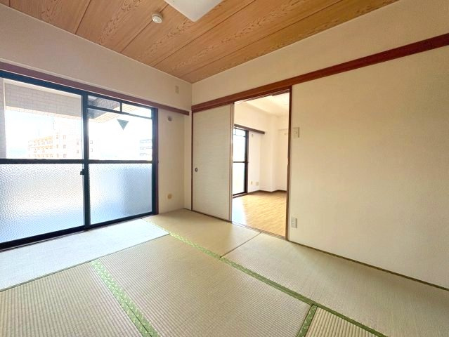 旭ビルディングの和室