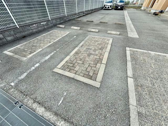 フェリーチェ神田の駐車場