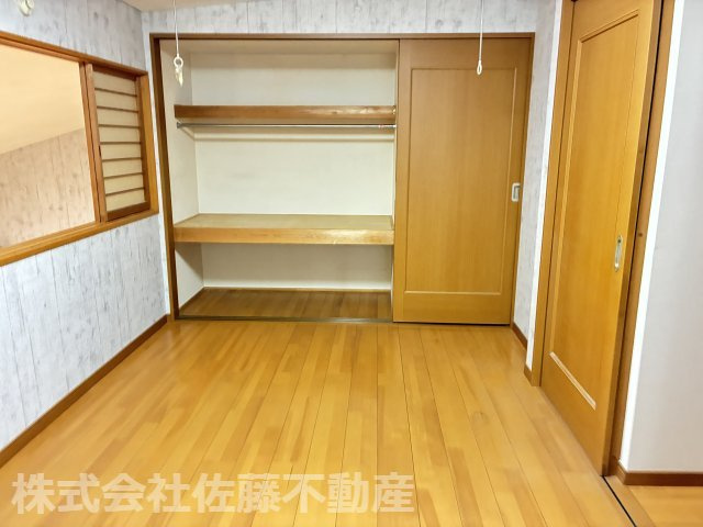 『鴻巣駅』東口10分。アトリエのある中古戸建の洋室|2026年6月26日 15時ごろ撮影。２階西側洋室です。
