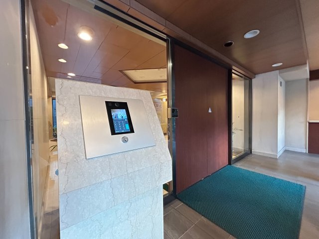 ライオンズステージ下高井戸の防犯設備|安心のオートロック完備。

現地ご見学希望・資料請求などお気軽にお問い合わせ下さい！
03-5990-5201