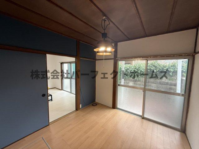 星丘3丁目戸建　賃貸の洋室|落ち着いた色調の洋室です