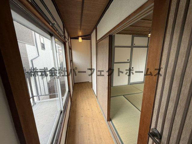 星丘3丁目戸建　賃貸の内装|明るい色調の室内です
