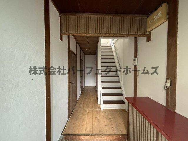 星丘3丁目戸建　賃貸の内装|内装は落ち着いています