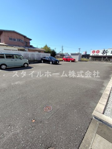 セジュールオオバの駐車場