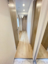 【玄関】 |  ホワイトタウン　Ａ | ※同タイプのお写真です