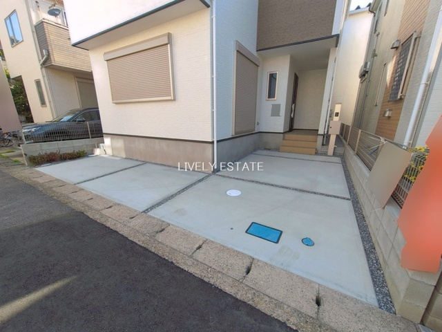 草加市稲荷6丁目 新築分譲住宅の駐車場