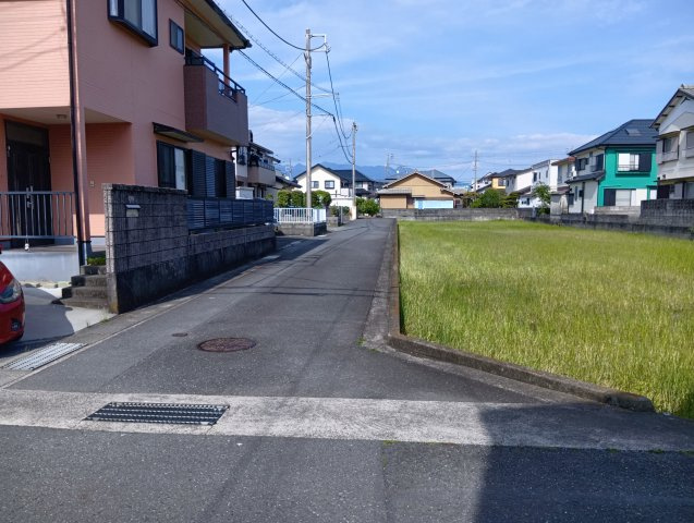 売中古戸建　富士市中丸の前面道路含む現地写真|イオンタウン富士南店まで車で5分です。ショッピング・ランチなど楽しめます。