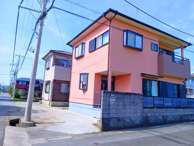 売中古戸建　富士市中丸の外観|閑静な住宅地に位置しています。車通りが少ない穏やかな環境です。