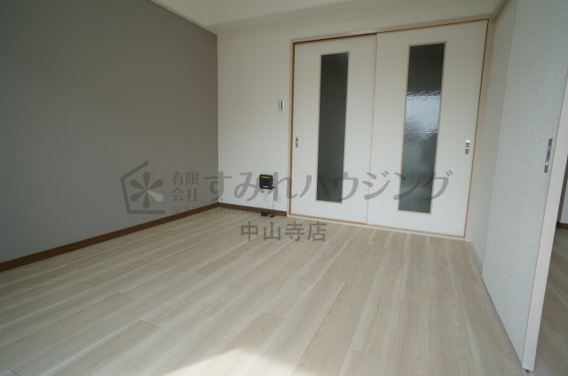 デイグランシエルの洋室|参考、同建物・反転間取りの号室