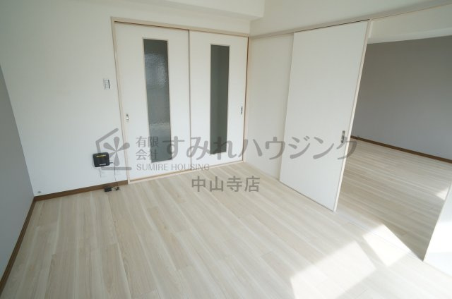 デイグランシエルの洋室|参考、同建物・反転間取りの号室