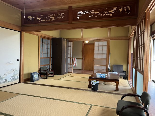 松阪市舞出町 中古戸建｜90坪を超える敷地に7部屋の広々平家中古住宅の
