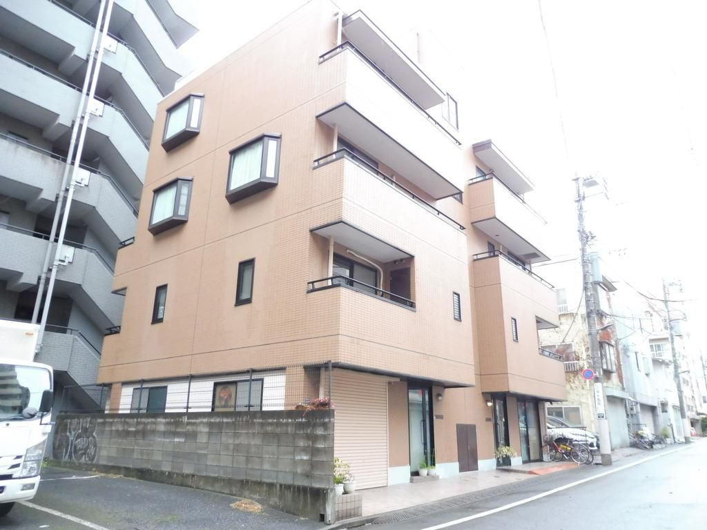 板橋区熊野町の店舗事務所の外観
