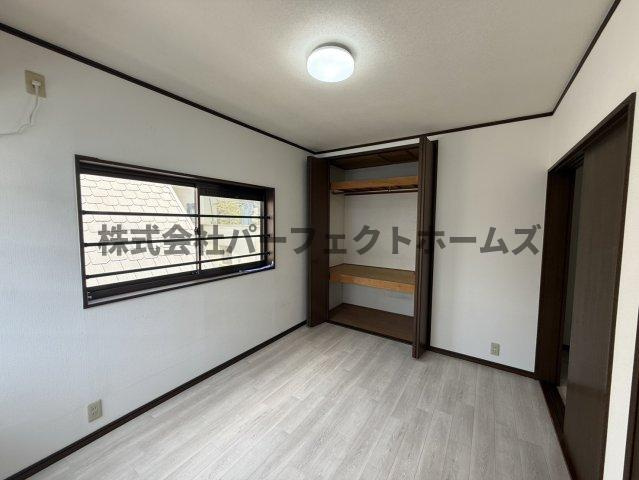 養父丘2丁目戸建　賃貸の洋室|個人の部屋や寝室として使える洋室です