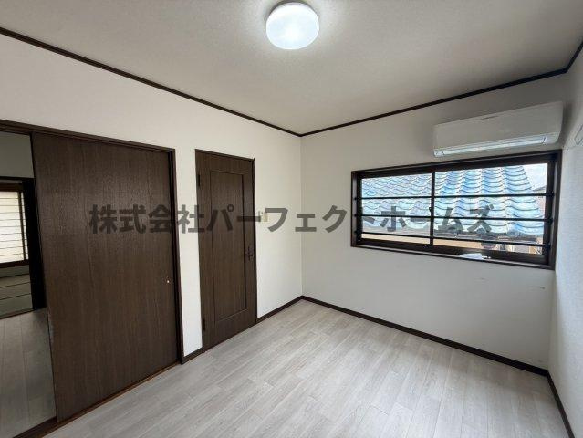 養父丘2丁目戸建　賃貸の洋室|広々とした洋室です