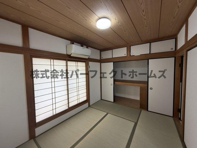 養父丘2丁目戸建　賃貸の和室|明るい和室です