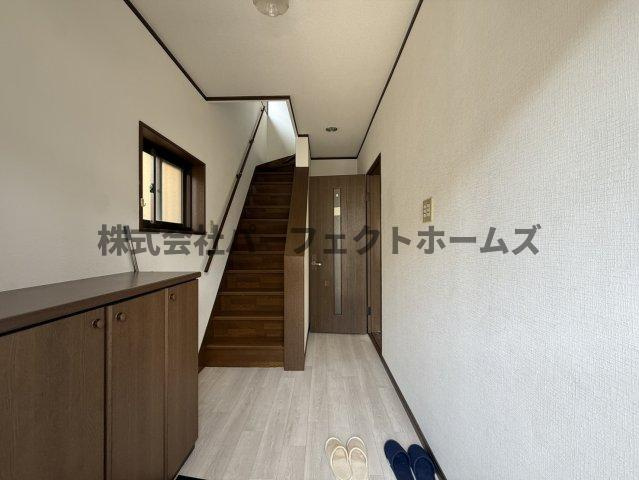 養父丘2丁目戸建　賃貸の内装|明るい色調の室内です