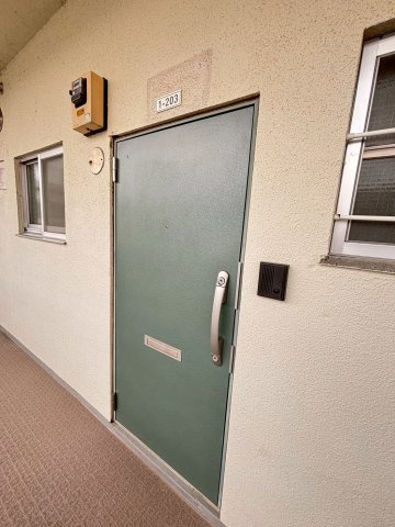 堀江コーポラス1号棟の玄関