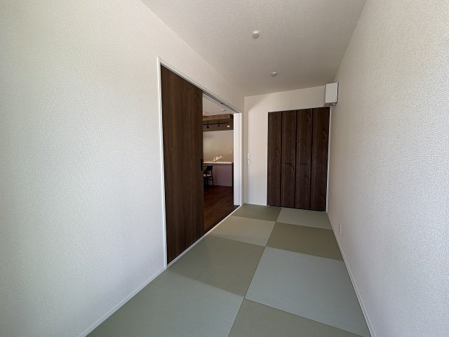 【居間・リビング】 | 大野城市若草2丁目26-1期　1号棟（全2棟）【仲介手数料無料・0円】 | 現地写真。