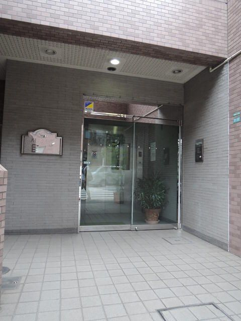 日神パレステージ目白のエントランス