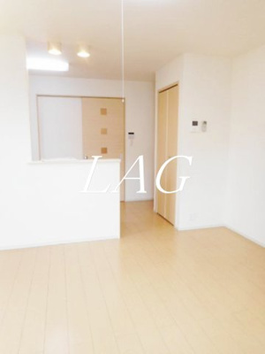 【居間・リビング】 | ソリヤ　エスティ | 洋室のお部屋です。