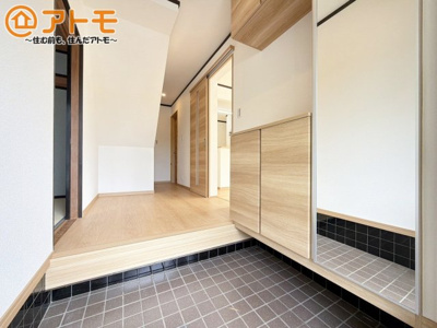 【玄関】 | 富士宮市羽鮒　中古戸建て　全1棟