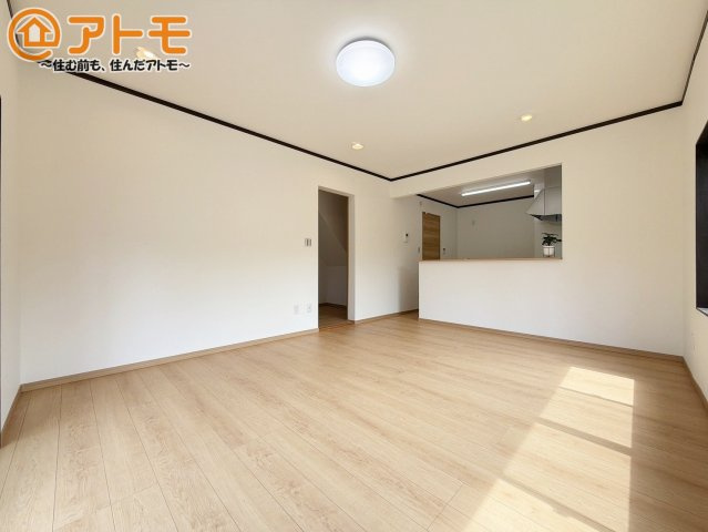 【居間・リビング】 | 富士宮市羽鮒　中古戸建て　全1棟