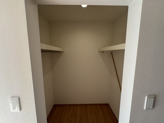 読谷村喜名（限定1棟）の収納|A号棟　洋室7.75帖＋WIC付き♪