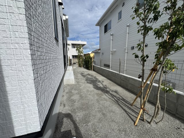 読谷村喜名（限定1棟）の庭|A号棟　素敵な植栽付きのお庭♪