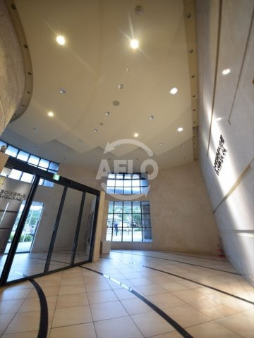 S-RESIDENCE 学園坂のロビー|S-RESIDENCE 学園坂　開放感溢れるロビーホール