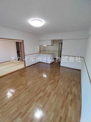 【居間・リビング】 | ボンヌシャンス壱番館 | イメージ写真です。