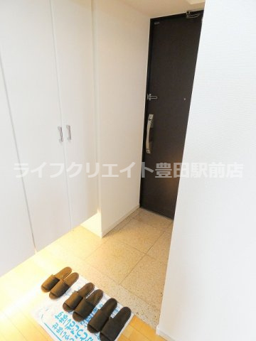 レジデンス八王子明神町の玄関