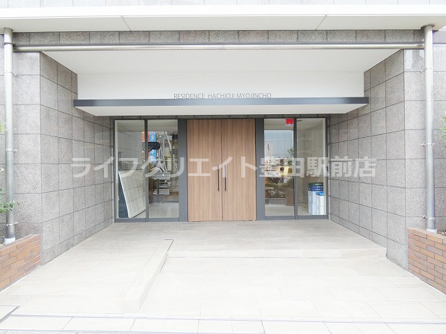レジデンス八王子明神町のエントランス