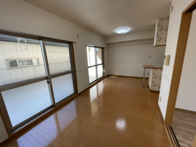 カトルフィーユの居間・リビング|別部屋写真です。