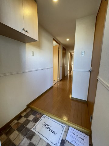 カトルフィーユの玄関|別部屋写真です。