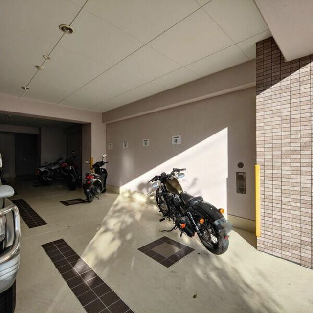 ＩＴＯＨ弐番館の駐車場