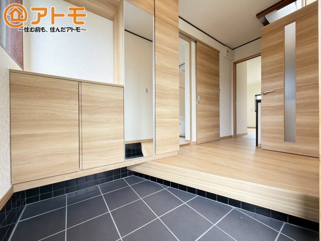 【玄関】 | 富士宮市羽鮒　中古戸建て　全1棟