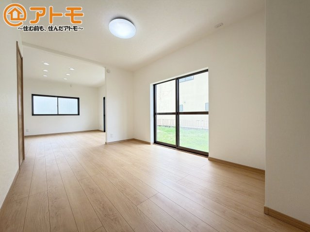 【居間・リビング】 | 富士宮市羽鮒　中古戸建て　全1棟